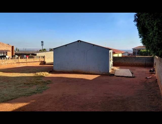 2 BEDROOM HOUSE FOR SALE IN NALEDI